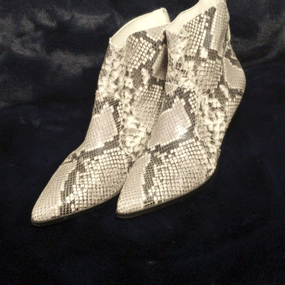 Steve Madden leather python snake print bootie sz 8.5
